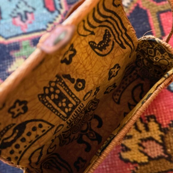 Handwoven Rattan Wicker Crossbody Bag Artisan Made Leather Strap - Picture 7 of 8
